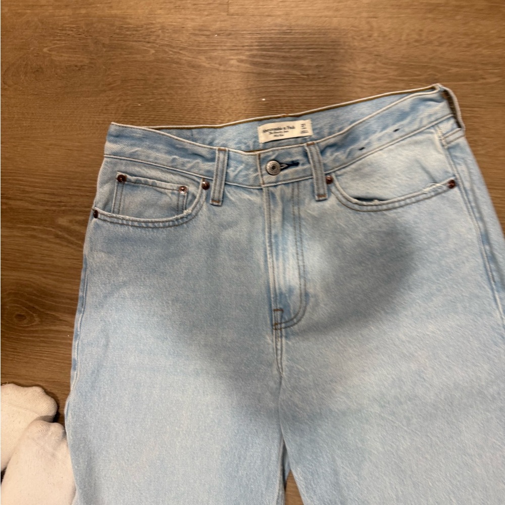 NEW ABERCROMBIE AND FITCH jeans size 4 - Picture 10 of 14